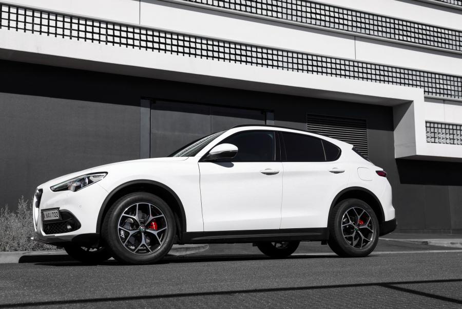  Alfa Romeo Stelvio (949) 2018 года  (AU) (фото 12 из 40)
